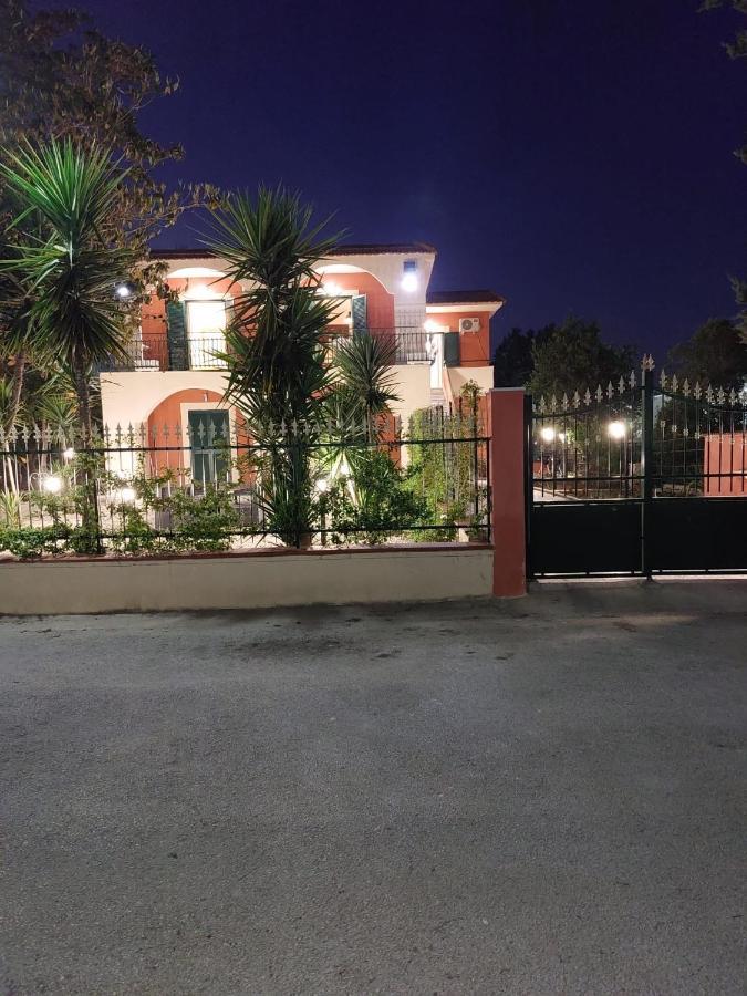 Esther Guest House 卡斯特沃托诺 外观 照片