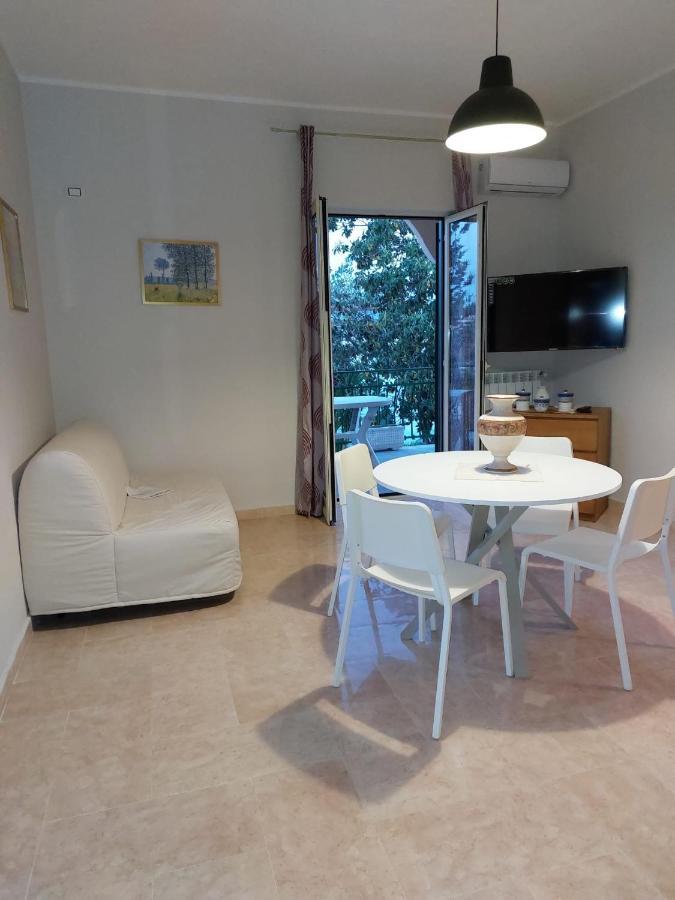 Esther Guest House 卡斯特沃托诺 外观 照片